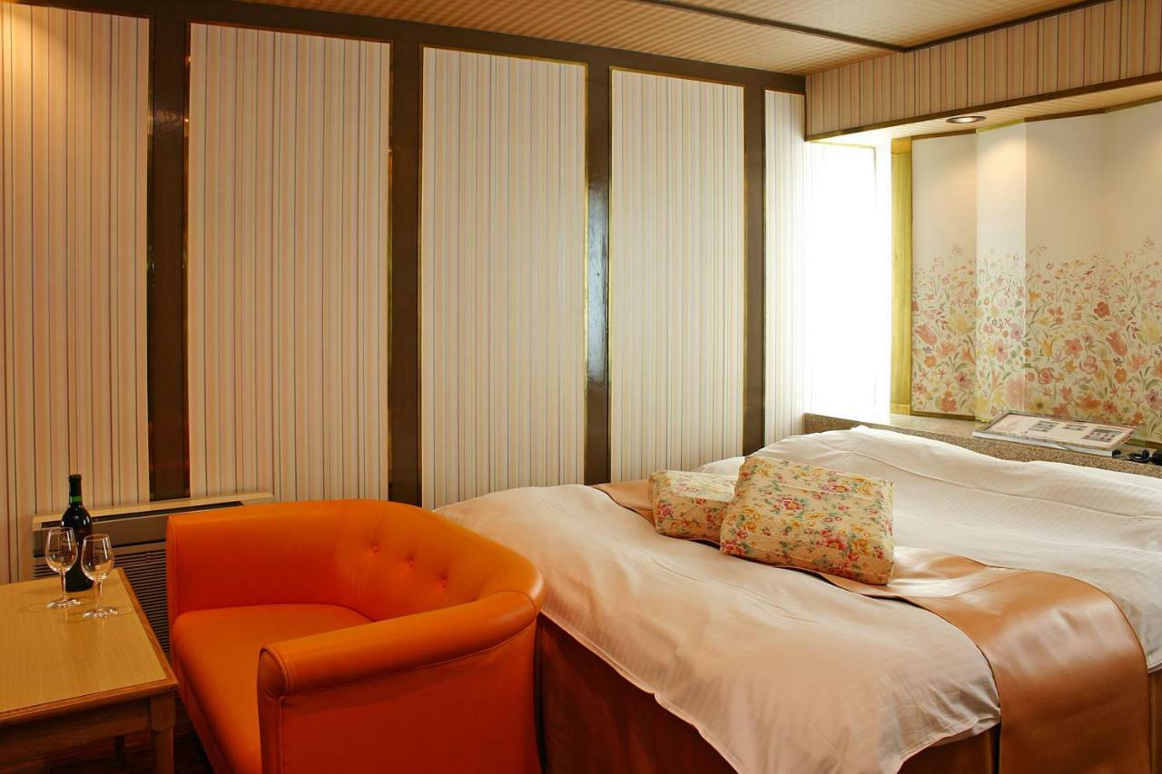 Hotel Chapel Story Sakaihigashi (Adults Only) Sakai  Buitenkant foto